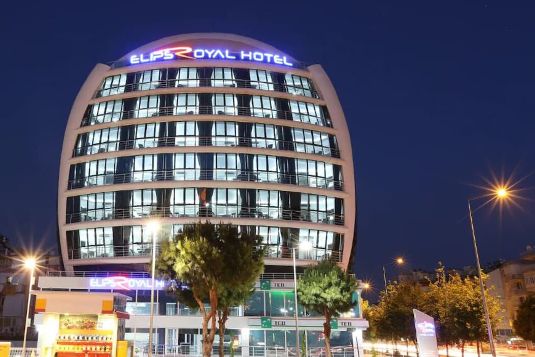 Elips Royal Hotel