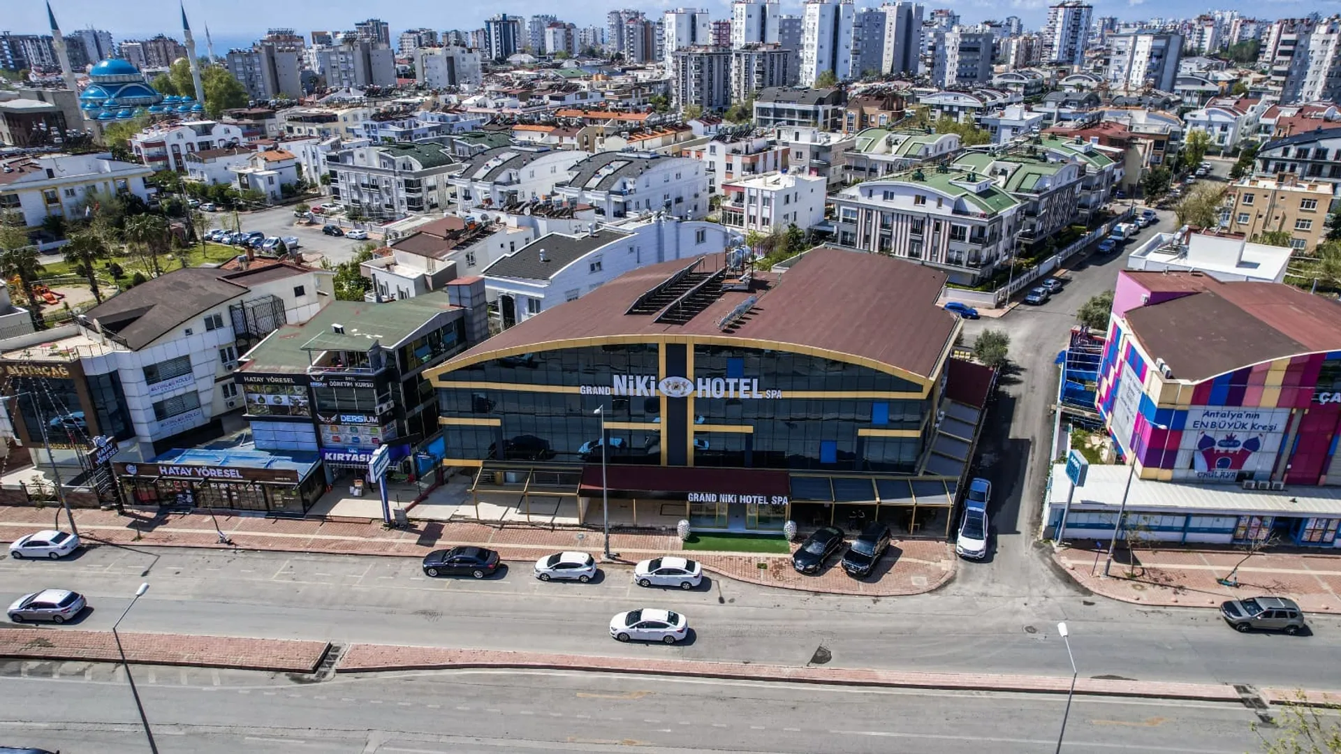 Grand Niki Hotel & Spa