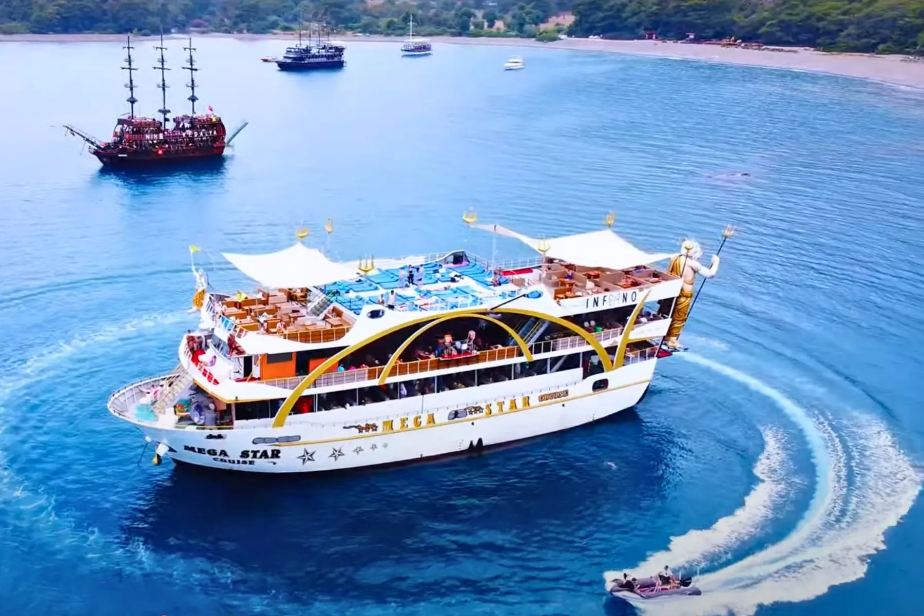 Mega Yıldız Tekne Turu